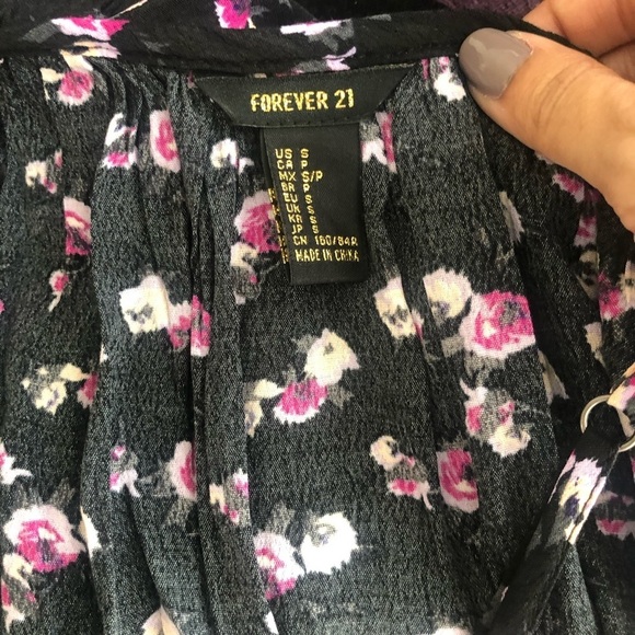 🛍 4/$25 !Forever 21 Open Shoulder Ruffle Top - Picture 4 of 4